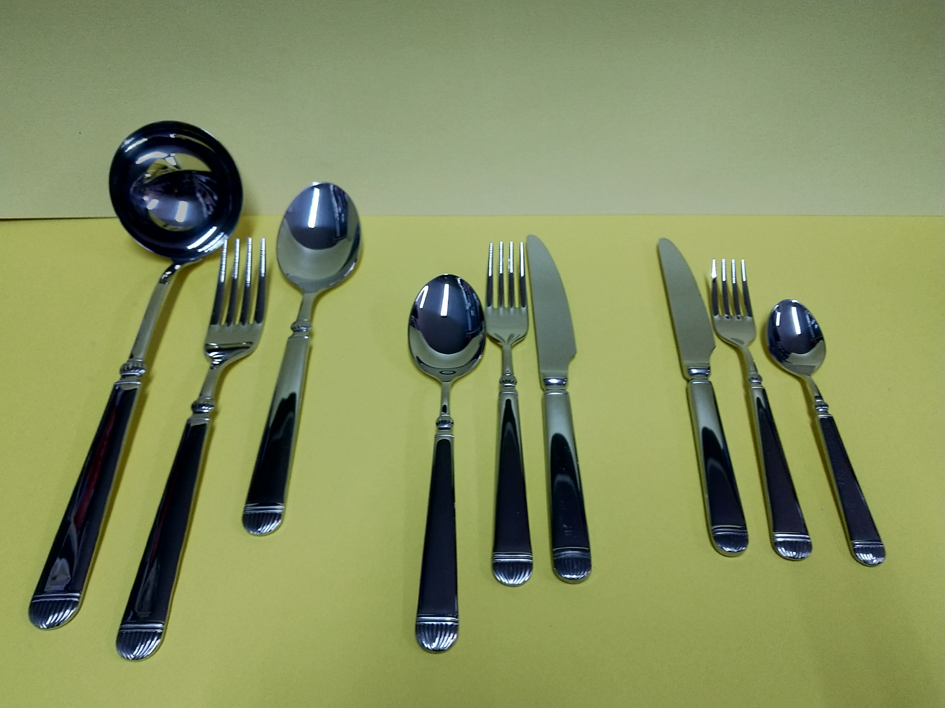 SERVITO_POSATE_PINTI SERVITO_POSATE_PINTI